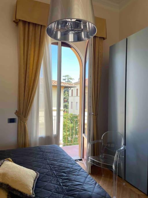 Apartamento Caterina De' Medici Luxury Attic With Terrace And Parking Florença
