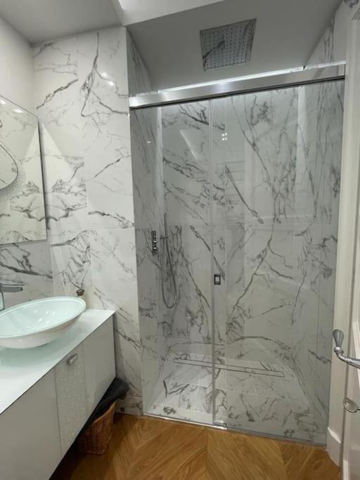 Apartamento Caterina De' Medici Luxury Attic With Terrace And Parking *