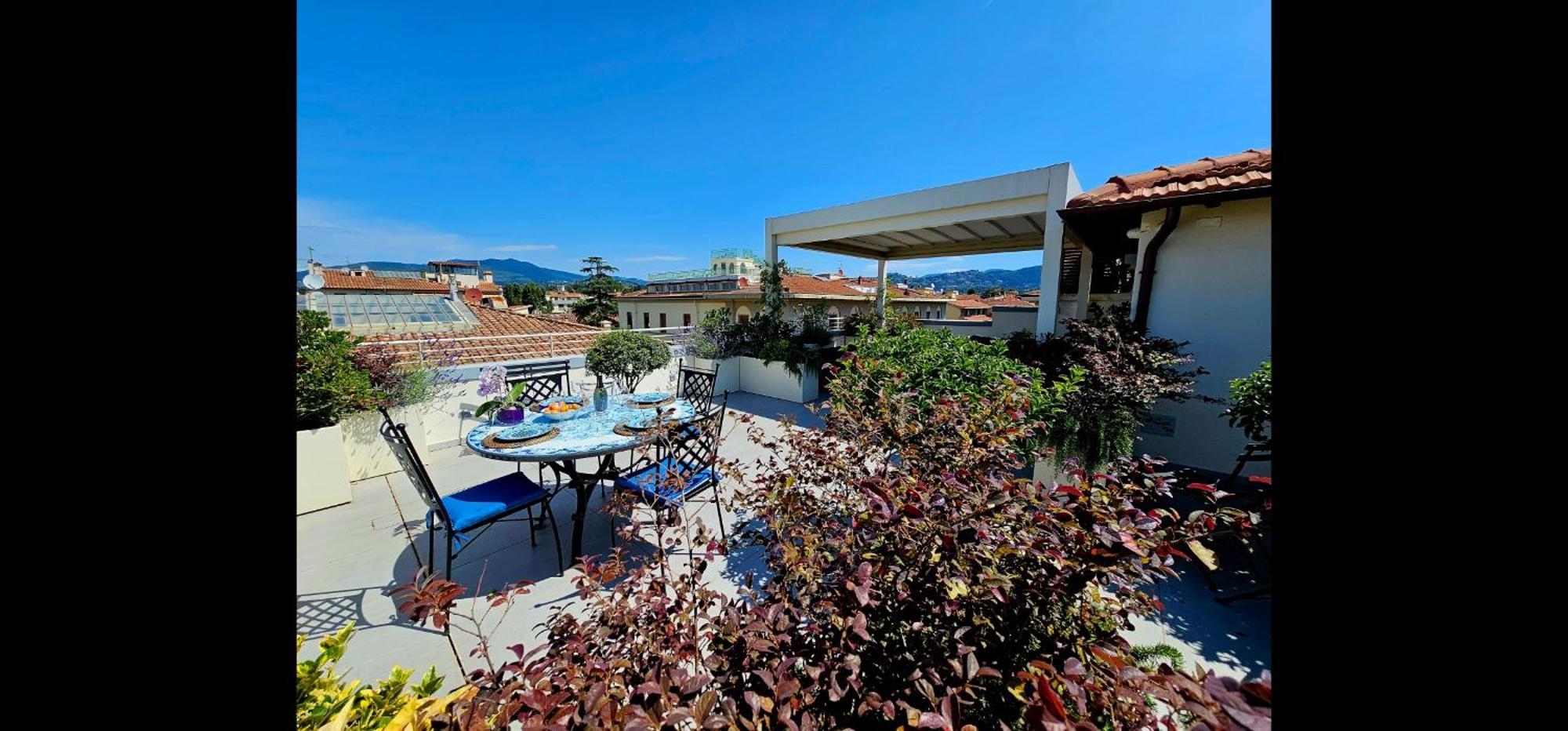 Caterina De' Medici Luxury Attic With Terrace And Parking Apartamento *