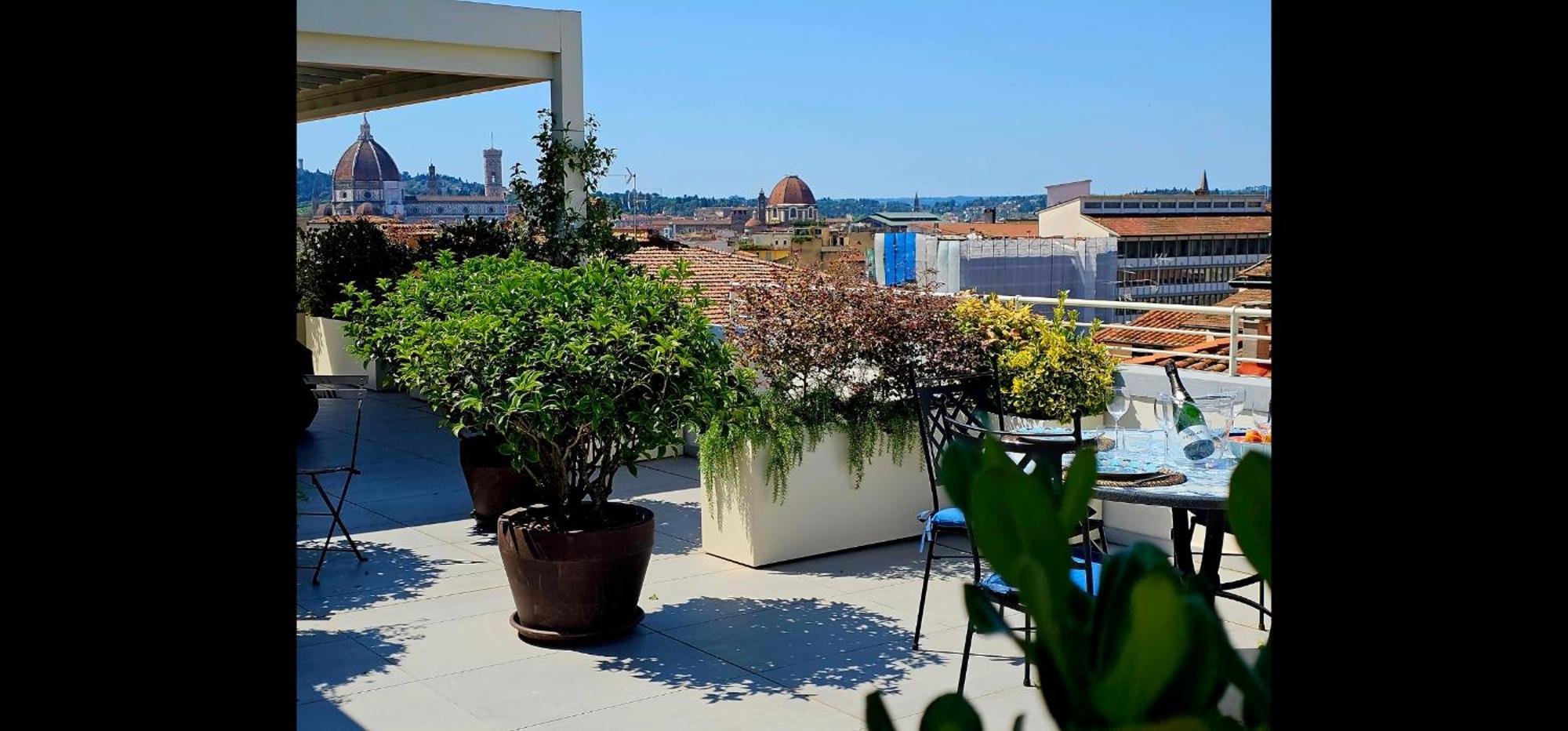 Caterina De' Medici Luxury Attic With Terrace And Parking Florença